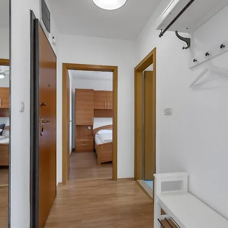 Near The Luxury Matteo Apartman *