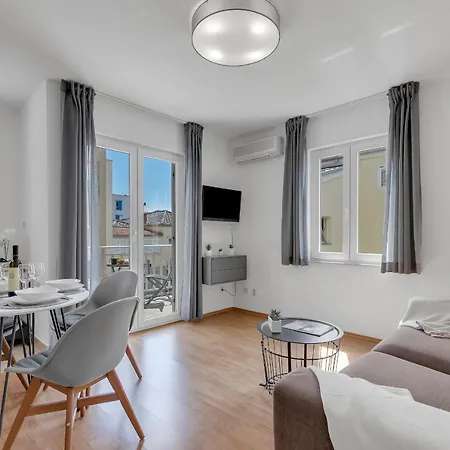 Near The Luxury Matteo *