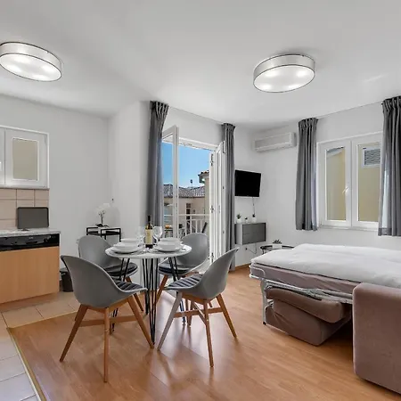 Apartman Near The Luxury Matteo